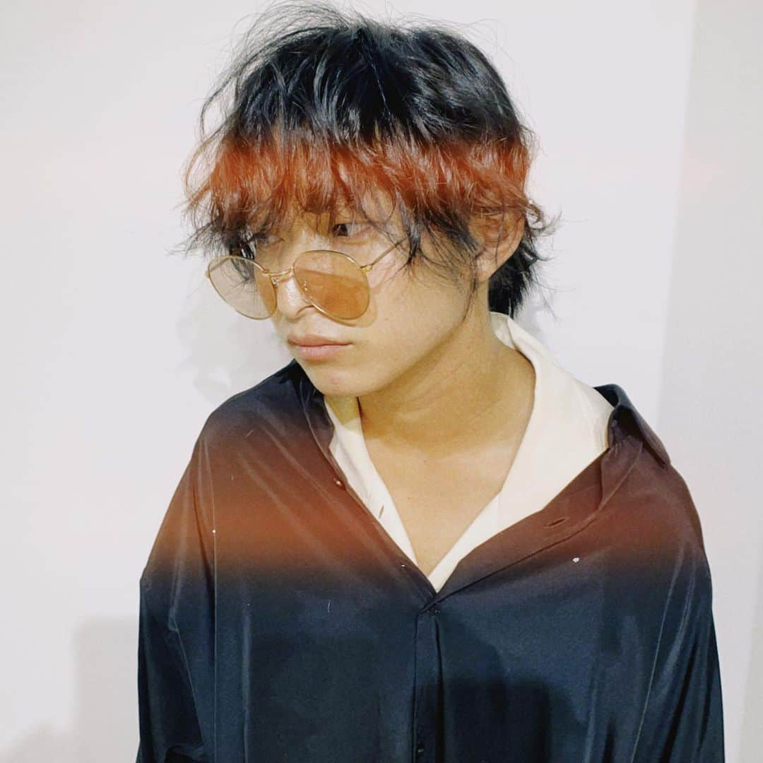 上野一稀さんのインスタグラム写真 - (上野一稀Instagram)「・ my hair arrange. いつも色んな髪型にアレンジ出来る様にメンテナンスしてもらってる^_^ ・ 今日響いた言葉  強さとは、身体能力ではなく、不屈の精神から生まれるものだ。  Live as if you were to die tomorrow. Learn as if you were to live forever. ・ ・ ・ ・ ・ ・ ・ ・ ・ ・ ・ ・ ・ ・ ・ ・ #メンズモデル  #フィルムカメラのある生活 #カフェ男子 #その瞬間に物語を #デジタルでフィルムを再現したい #フィルム風  #finnwolfhard #indy_photolife #film_jp #フィルムで残す日常 #フィルムカメラのある生活 #日常の一コマ #韓国ファッション #ユニセックスコーデ #ユニセックスファッション #ユニセックス #portraitmodel #ファッションモデル #メンズサロモ  #笑顔が人を幸せにする #필름 #필름감성 #センターパート男子 #ウルフカット #えもい」11月24日 20時55分 - itsuki1158