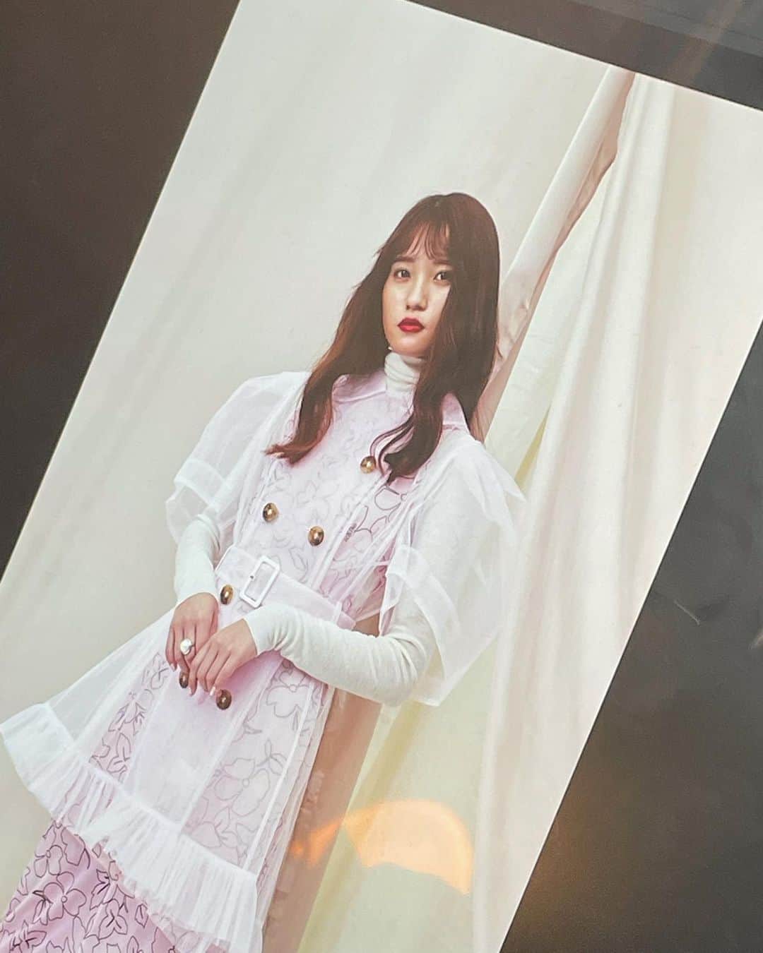 中野愛理のインスタグラム：「皆さんに嬉しいお知らせです。 　　　　　　　 この度 AKB48グループ× " bis " × SHOWROOMオーディションの グランプリに選んで頂きました👑🌟 　　　　　　　 ファンの皆さんの応援があったお陰で レギュラーモデルへの切符を手に入れ、 グランプリになることが出来ました。 本当にありがとうございました😭💞！ 　　　　　　　 アイドルとモデルの両立をすることが 小学生からの夢だったので、 叶えることが出来てとても嬉しいです。 昔からみていた雑誌に掲載させると思うと 信じれない気持ちとわくわくな気持ちで いっぱいです…楽しみにしていて下さい！ 　　　　　　　 私が好きなアイドルさんやモデルさんに 憧れてオーディションを受けたように 私も誰かに憧れられる存在になりたいですし、 SKE48に新しい層からも注目されるような そんな架け橋になれるように頑張ります✊🏻 　　　　　　 12月1日(水)発売 " bis 2022年1月号 " セブンネットさんで購入していただくと ポストカードがランダムでGETできます🪄 ぜひ手に取っていただけたらなと思います。 　　　　　　　 これから一年間、 自分なりに楽しく精一杯頑張りますので " bis " レギュラーモデルとしても 応援よろしくお願いします！ 　　　　　　 @bis_web  #bis」