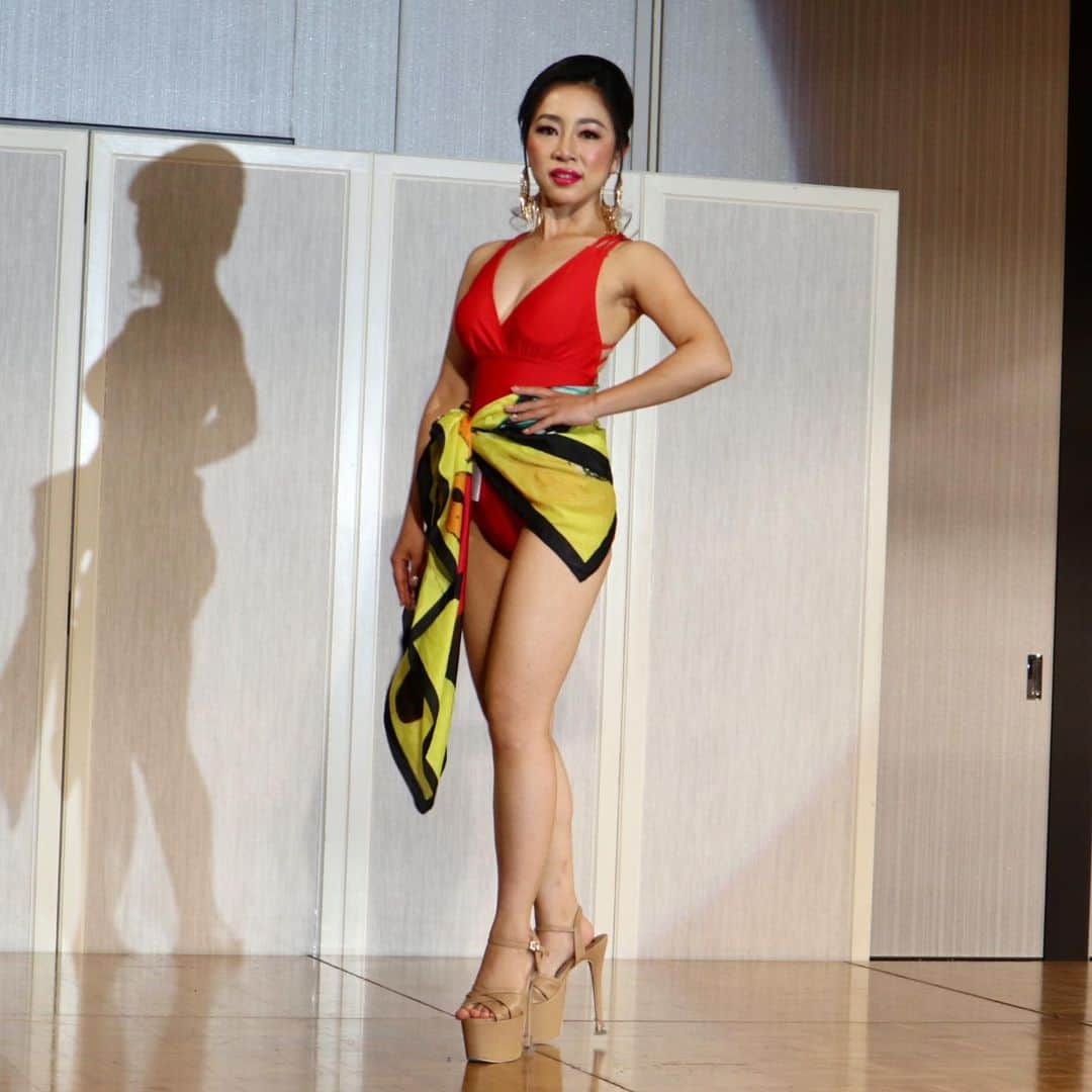 冨田七々海のインスタグラム：「Entry#9 Azusa Eura at Miss Eco Japan 2021-2022 Swimsuit Segment ・ Firing up in elegant red monokini 🌹 ・ Congratulations! ・ ・ #missecojapan #missecointernational  #swimsuit」