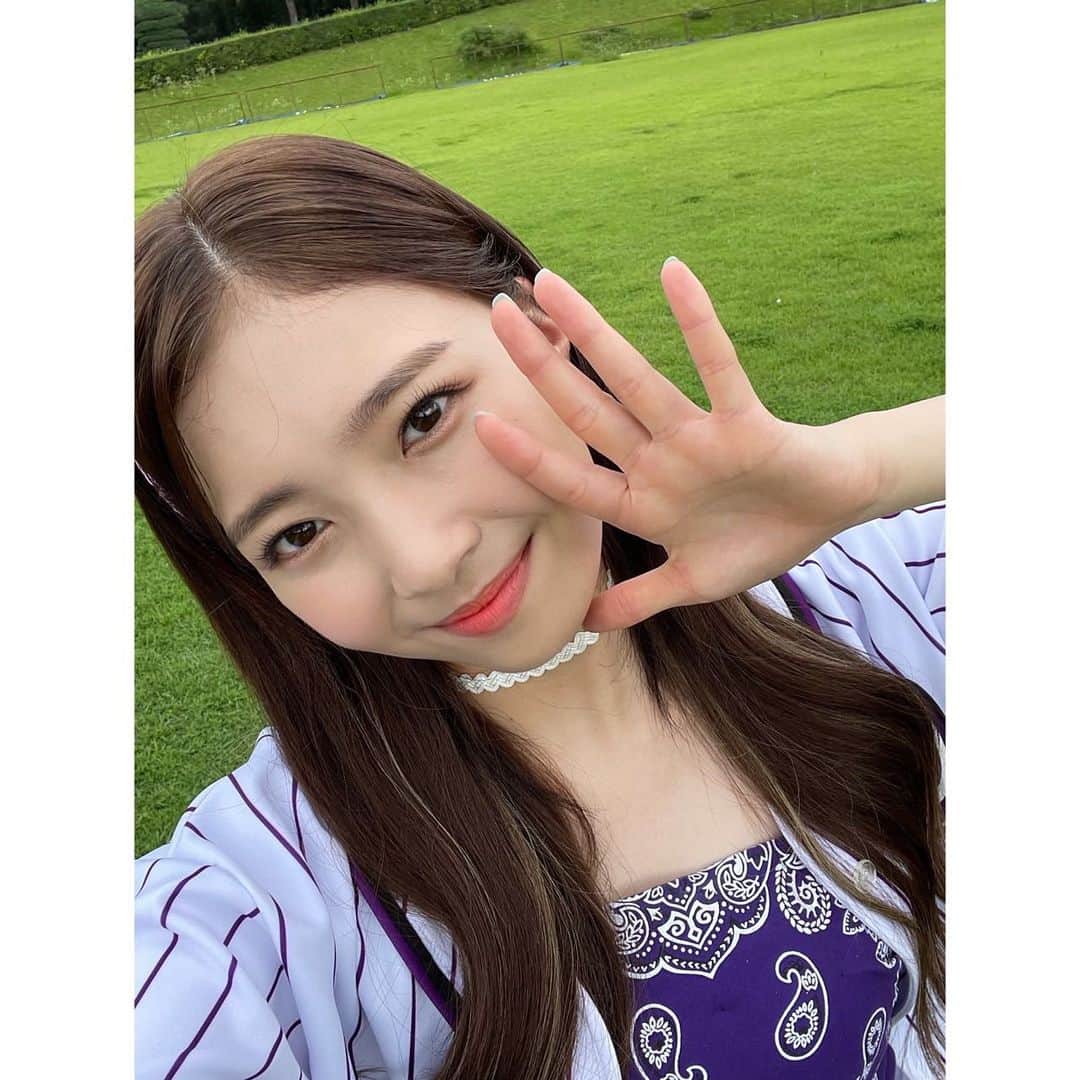 NiziUさんのインスタグラム写真 - (NiziUInstagram)「11/24 私たちの1st アルバム「U」が 本日発売されました〜〜〜！！！  いつも本当にありがとうございます♡ こんなにもはやく1stアルバムを出すことができたのは、いつも応援してくださっている皆さんのおかげです😭😭 これからも頑張っていきますので NiziUをよろしくお願いいたします！！♡♡  皆さんの推し曲も教えてくださいね〜 感想も待ってます🤤💚  ------------------------  11/24 저희 1st 앨범 'U'가 오늘 출시되었습니다~~~!!!  항상 정말 감사합니다♡ 이렇게 빨리 앨범을 낼 수 있었던 것은 항상 응원해주시는 여러분 덕분입니다 😭😭 앞으로도 열심히 할 테니까 NiziU 잘 부탁드립니다!!♡♡  여러분의 최애곡도 꼭 알려주세요~ 소감도 기다리고 있어용🤤💚  #NiziU #WithU #1stalbum  #U #MAYUKA #🐱🌈」11月24日 21時53分 - niziu_artist_official