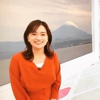 篠原梨菜さんのインスタグラム：「#篠原梨菜 公式アカウントはこちら→ @shinorinatbs #しのりな #富士山 #朝焼け #日の出 #朝陽 #セントフォース #元スプラウト #アナウンサー #TBSアナウンサー」