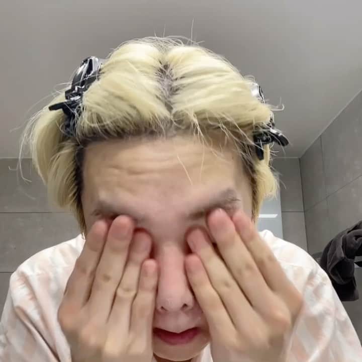 キー のインスタグラム：「테스팅 엄청 했어요...  @youlief_official  keyface ! #ad」