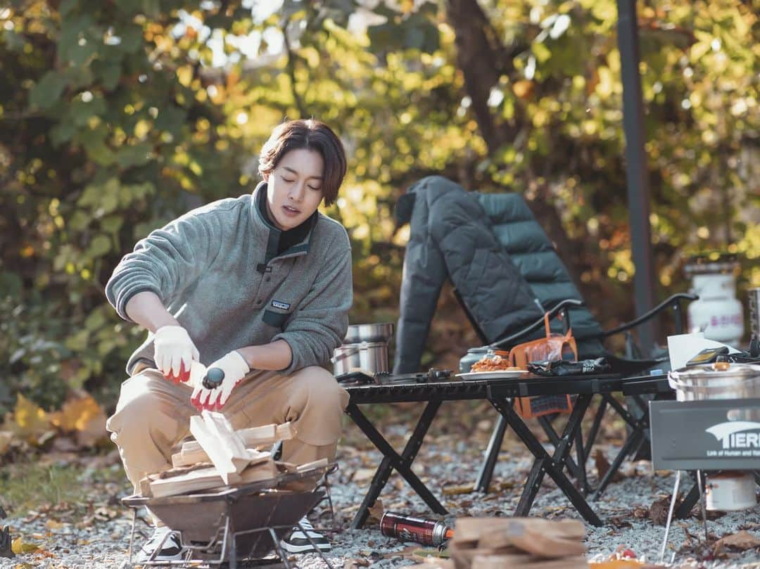 キム・ヒョンジュンさんのインスタグラム写真 - (キム・ヒョンジュンInstagram)「음.치.방.  EP1 건우님  #음치방 #KIMHYUNJOONG #김현중 #キムヒョンジュン #金賢重」11月25日 14時10分 - hyunjoong860606