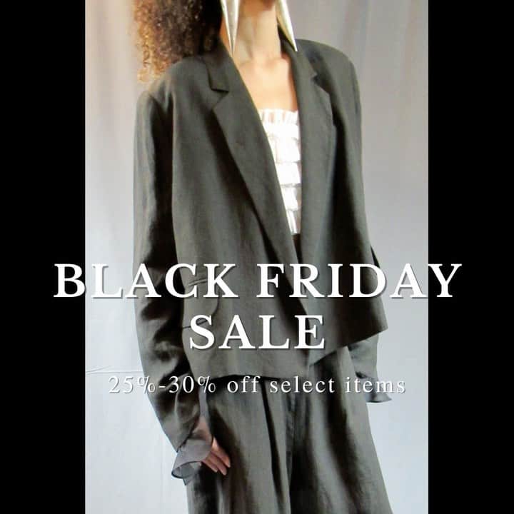 トレイシー リースのインスタグラム：「Our Black Friday sale is here! Tap the link in the bio to shop now.」