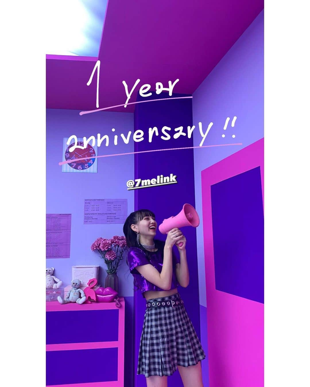 長谷川美月さんのインスタグラム写真 - (長谷川美月Instagram)「MAGICOUR 1 year anniversary💜❕  初のMV撮影、 メンバー達が可愛すぎて自分可愛くないいいい なんて駄々こねながら本番前に 大泣きした事すら懐かしい。(笑)  私自身も沢山成長できる場所です  きっといつもの私とは違う私が 沢山見れるはずなので ゆる〜くでも、もちろんアツくでも。！！ 応援してくださると嬉しいです☺︎  #MAGICOUR @7melink」11月25日 23時26分 - mxx.____29