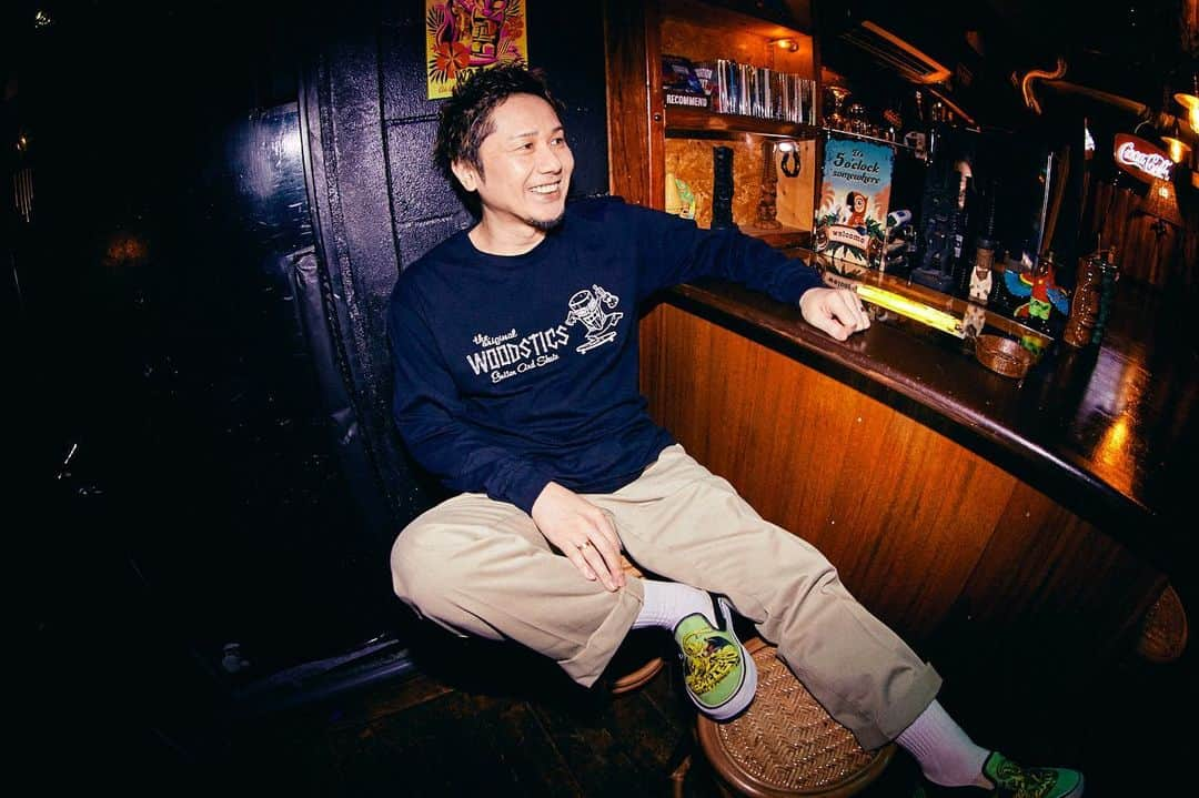 横山健さんのインスタグラム写真 - (横山健Instagram)「・ ファッションサイト WWD JAPAN に VANS について語るインタビューが掲載されました。  動画もあり！  https://www.wwdjapan.com/s/1284010  #wwdjapan #vans #gretsch #woodstics #picklestix #nouseforaname #kenyokoyama #横山健 #podstudio #pizzaofdeath」11月25日 15時29分 - kenyokoyamaofficial