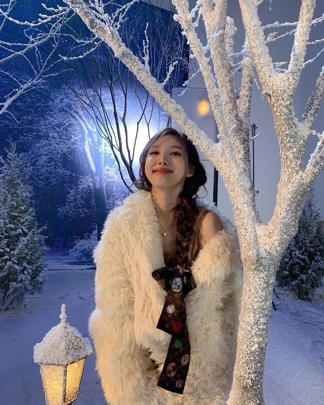 TWICEさんのインスタグラム写真 - (TWICEInstagram)「난 추워도 겨울파☃️」11月25日 17時54分 - twicetagram