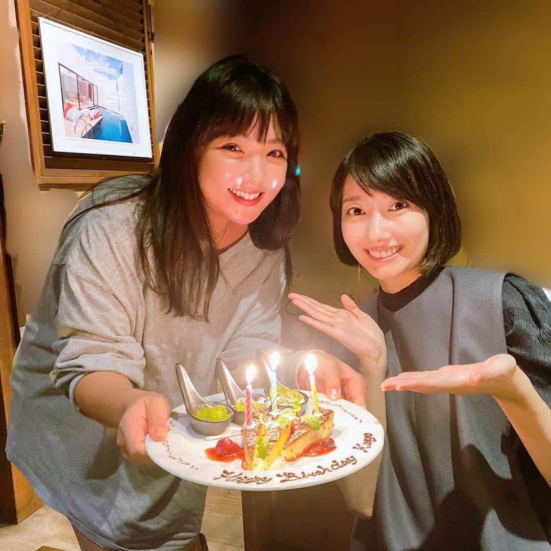 野呂佳代さんのインスタグラム写真 - (野呂佳代Instagram)「実は、先月お誕生日だった私を一番早くお祝いしてくれた波瑠ちゃんです😊💛 ありがとう😊 いつも楽しいです🎶 色んな波瑠ちゃんと私の写真ご用意しました‼️スクロール👉 ちなみな波瑠ちゃんが1番気に入った写真は、恐竜バージョンだそうです😀🌟 @06_haru_17」11月25日 18時26分 - norokayotokyo