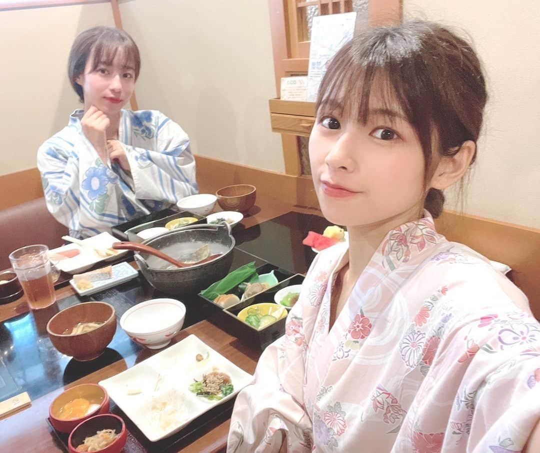 日比野友香さんのインスタグラム写真 - (日比野友香Instagram)「朝ごはん🍚🍱💭        【〜YouTube〜 #えみともチャンネル】     第2弾《京都・嵐山温泉》 part 4（ #８） 公開されています♨️💭     朝風呂からの朝ごはんです🍵    もう温泉は7個近く行ったんですけど、 個人的にここのご飯が1番美味しかったです🥰💭     🎥 youtu.be/SMLgOXoLFuo                    #朝ごはん  #旅館の朝食  #旅館の朝ごはん  #温泉旅館  #旅館  #旅館ご飯  #旅館好き  #旅行  #旅  #旅行好きな人と繋がりたい #旅スタグラム  #旅の記録  #旅好きな人と繋がりたい  #旅女子  #女子旅  #女子旅行 #日本料理  #和食  #和食ごはん  #日本食  #japanesefood  #japanesegirl  #japanese  #japanesefashion  #浴衣  #浴衣女子  #浴衣美人  #yukata」11月26日 0時01分 - tomokahibino