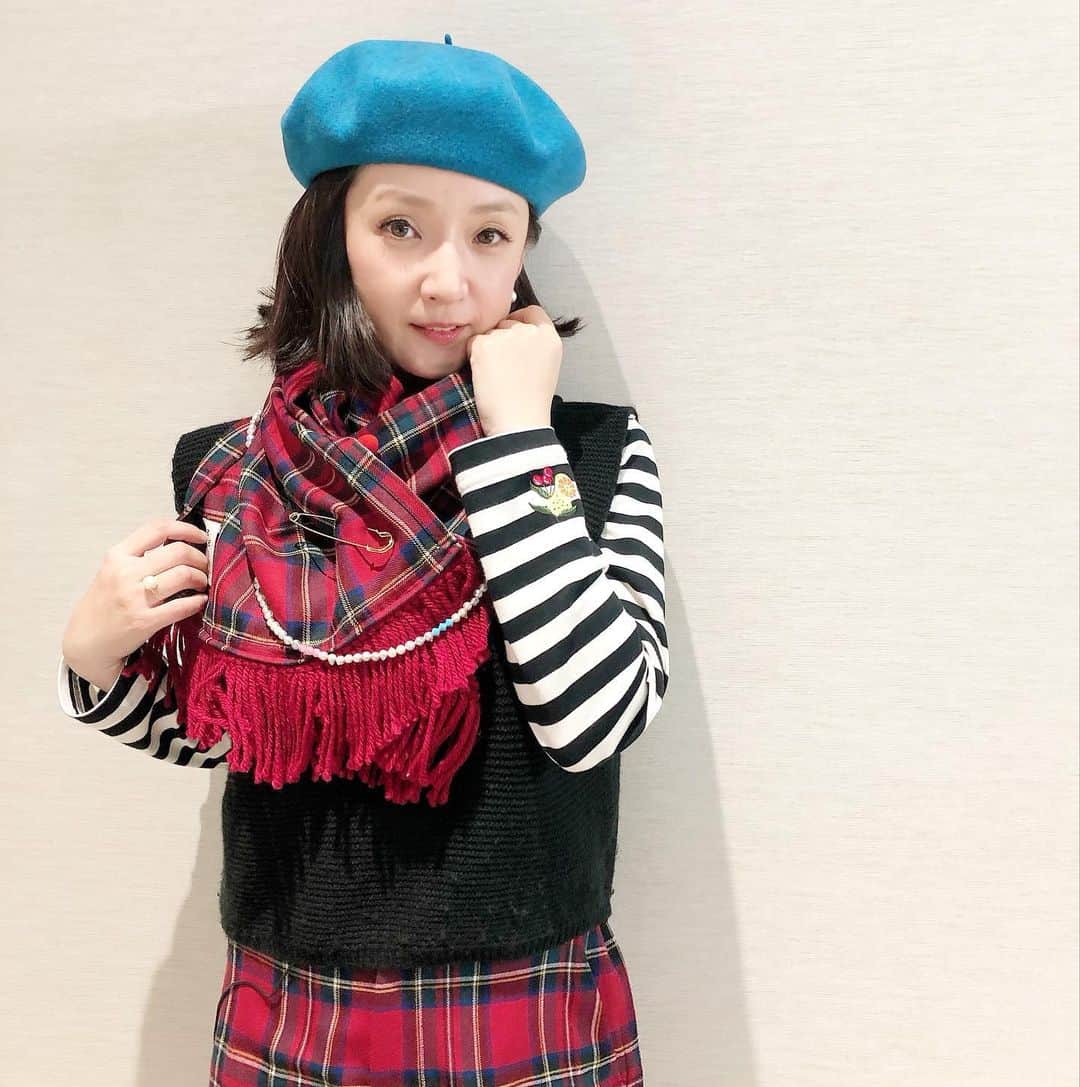 千秋さんのインスタグラム写真 - (千秋Instagram)「やっぱりわたしの基本スタイルはこんな感じ🇬🇧何歳になっても。  #テレ東 #タータンチェック #私服」11月25日 18時51分 - chiaki77777