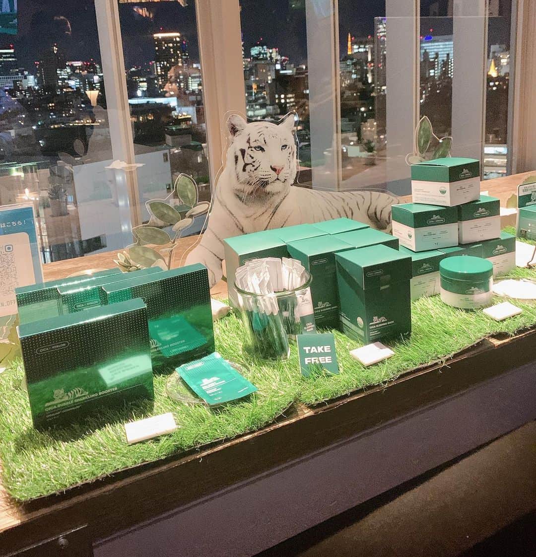 SHINTANITOUKOのインスタグラム：「VTプラスのイベントに行きました！ 普段愛用しているシカクリーム❤️ ほんと肌綺麗になるから みんな使って欲しい☺️！  #vtplus #1日1cica #vtでもっとbeauty」