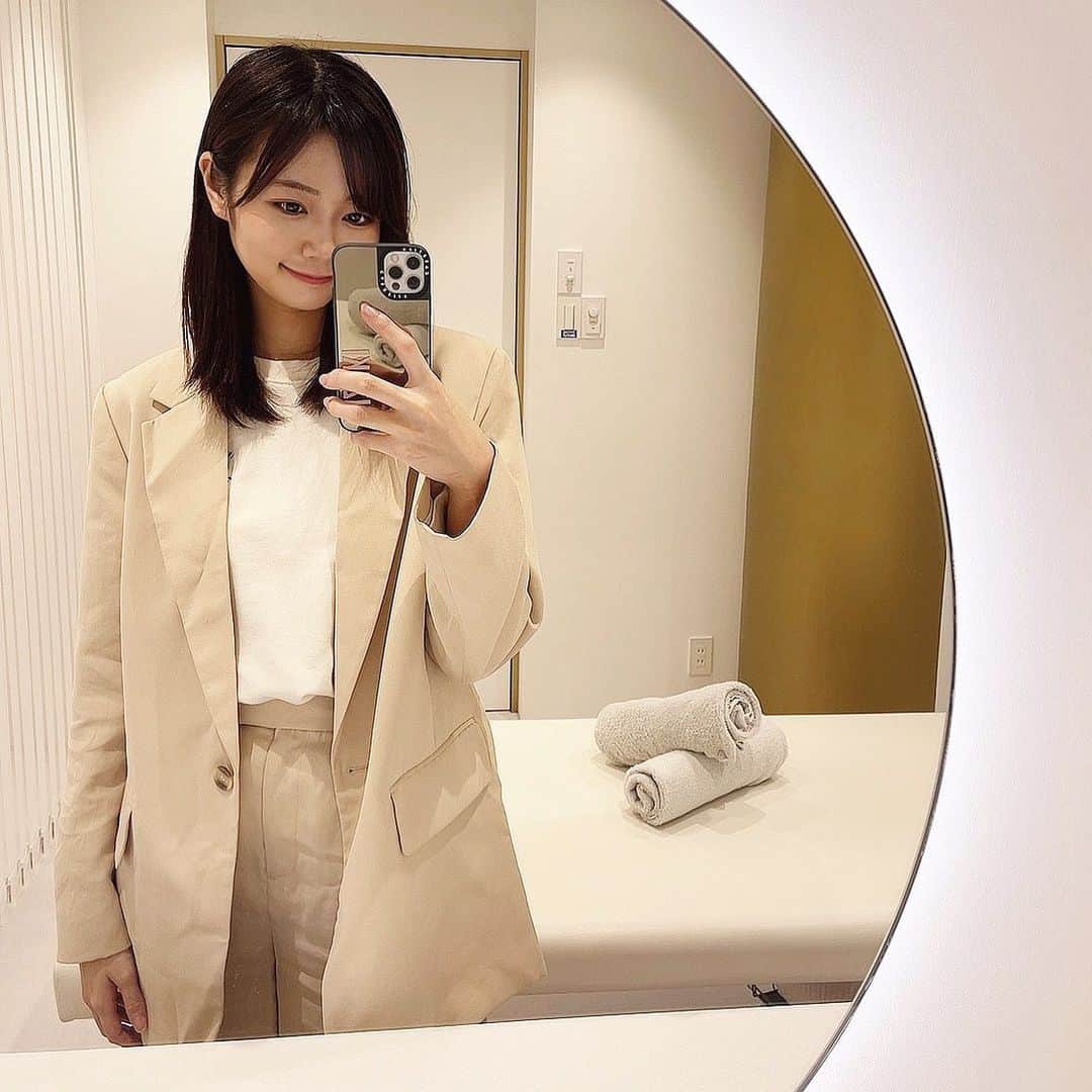 杉浦みずきのインスタグラム：「. 今月も行ってきた川島さんの整体 毎回硬すぎって言われる笑 色々と良くなさそうなので、、、 少しずつほぐしていきます🥺 ・ ・ @biyou_kawashima  @filament_yuto  いつもありがとうございます✨」