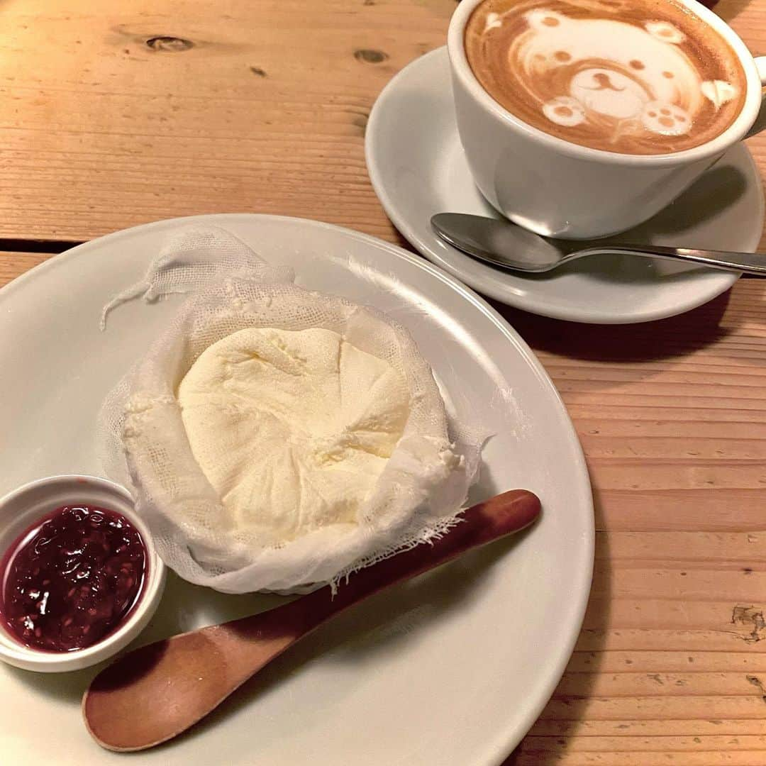 北川花音さんのインスタグラム写真 - (北川花音Instagram)「⁡ ⁡神戸で食べたチーズケーキが すごく美味しかったよ〜🧀♡ ⁡ ⁡ #cafeandbaranthem  #チーズケーキ　#ラテアート　#神戸  #北川花音」11月25日 21時13分 - kanon_kitagawa