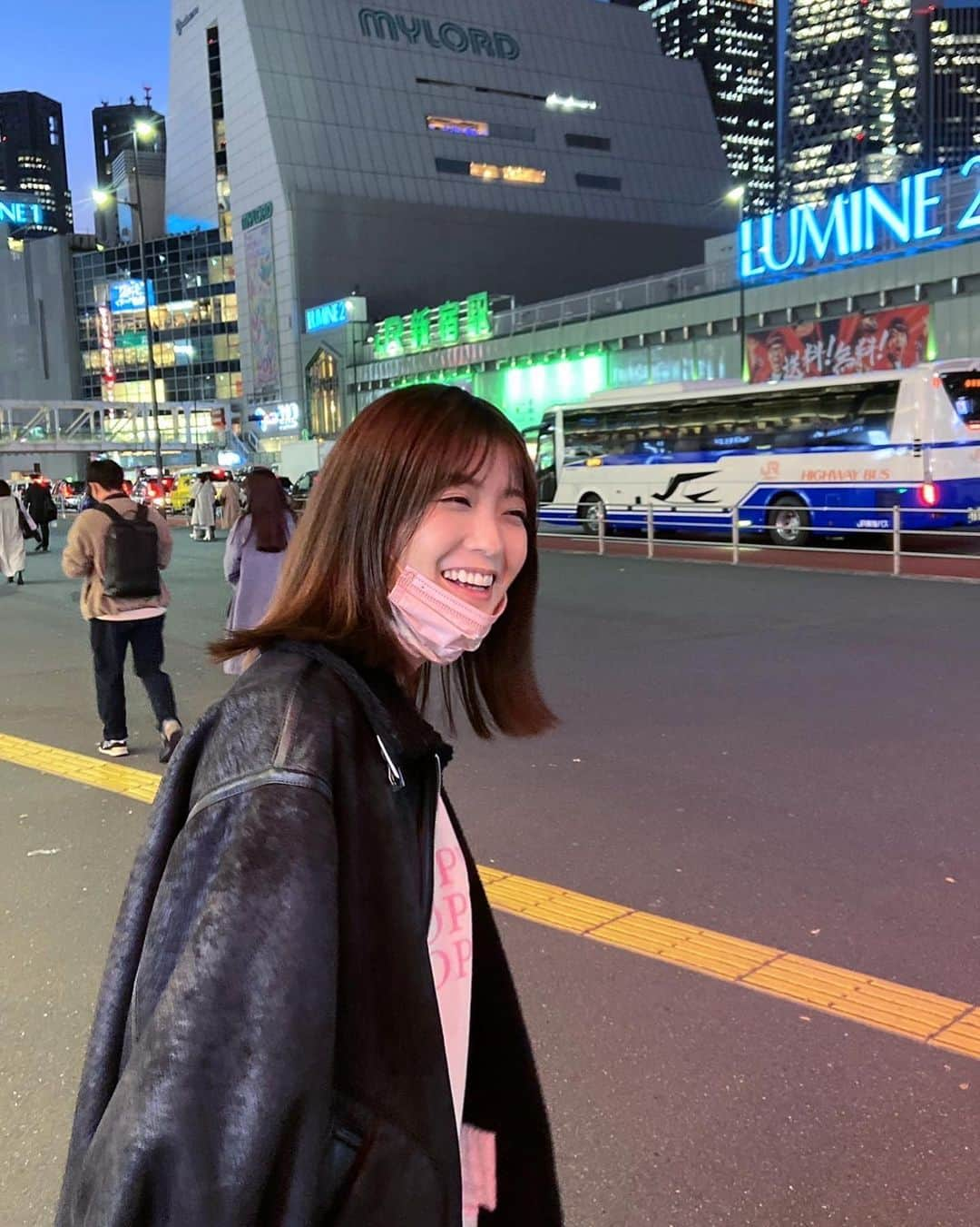 工藤美桜さんのインスタグラム写真 - (工藤美桜Instagram)「今日差し色でスニーカーとかもピンクにしてて可愛いねってマネージャーさんに褒めてもらった🌸🎀💖 #写真はピンク感ほぼゼロですけども　⠀」11月25日 21時34分 - mmio_kudo