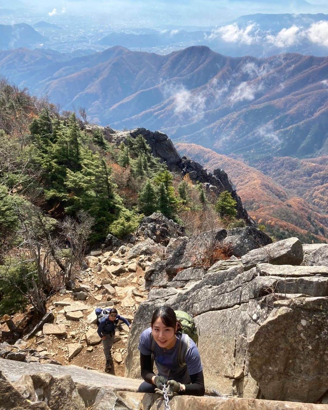 藤巻紗月さんのインスタグラム写真 - (藤巻紗月Instagram)「このまえの乾徳山登山の 運動不足ですが、たまに運動もしてます🦥 #乾徳山#登山#山梨百名山 #山登り」11月26日 9時06分 - satsuki_48fuj