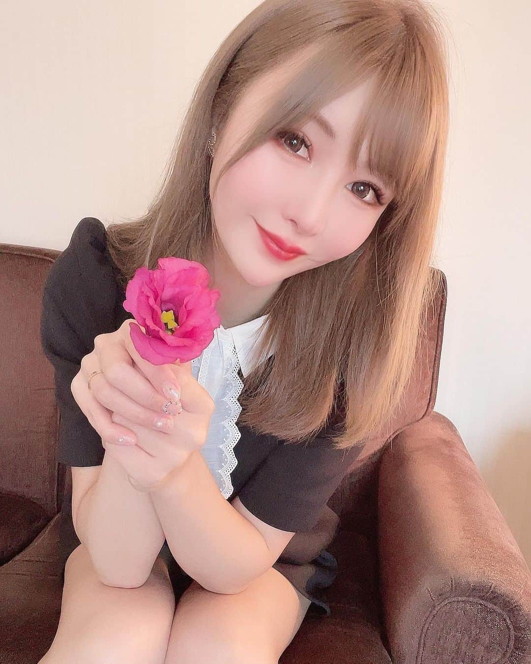 滝沢いおりさんのインスタグラム写真 - (滝沢いおりInstagram)「今日も一日お疲れ様でした☕︎  ゴルフ帰り⛳️ 疲れて寝落ち寸前…（´-`）.｡oO この疲労感が快感…🤤 たまんない💓  #滝沢いおり  #インスタグラビア #gravure #gravuremodel  #お姉さんの誘惑」11月26日 0時17分 - takizawaiorir