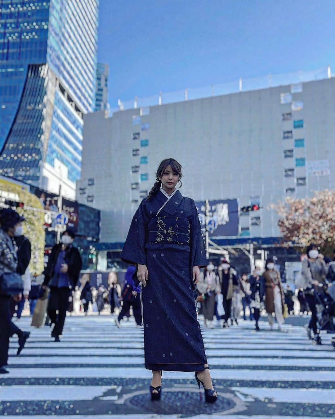 彩花ゆいのインスタグラム：「@andy_fashion_press   撮影でした  #kimono #shibuya #andy #tokyo」