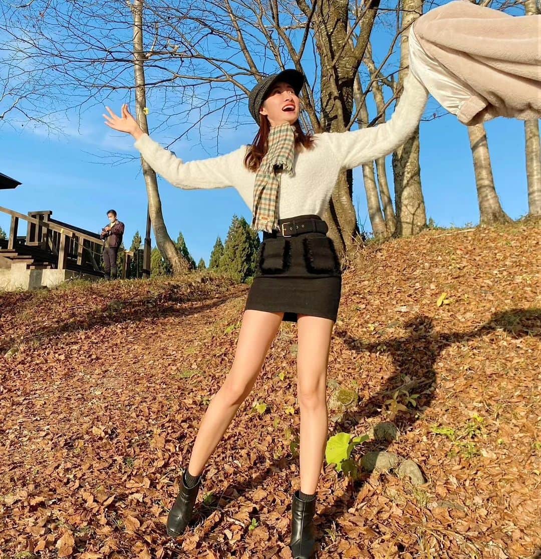月中秋実さんのインスタグラム写真 - (月中秋実Instagram)「・ ・ 朝だよ☀️ おはよう☺️ ・ ・ #撮影#モデル#model#ファッション#おしゃれ#fashion#コーデ#コーディネート#マフラー#帽子#ベレー帽#スカート#ミニスカ#ミニスカート#skirt#ブーツ#boots#ショートブーツ」11月26日 6時38分 - tukinakaakimi