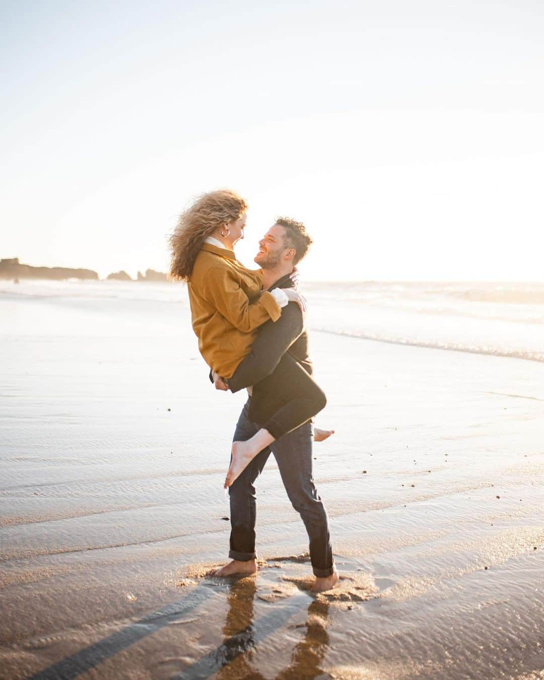 アビゲイル・アンダーソンのインスタグラム：「Thankful for my man, my life, and this happiness ❤️ Happy Thanksgiving y’all.  📸: @jelau_photography」