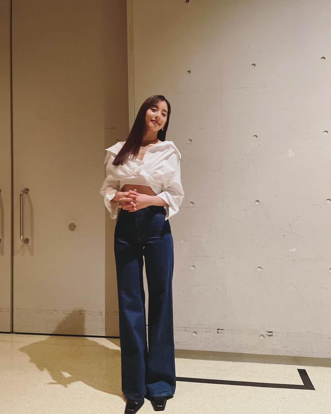 新木優子さんのインスタグラム写真 - (新木優子Instagram)「昨日の全身とアクセサリーがわかりやすい写真を☺️  styling : @keikohitotsuyama  hair&make : @motooka_akihiro」11月26日 13時19分 - yuuuuukko_