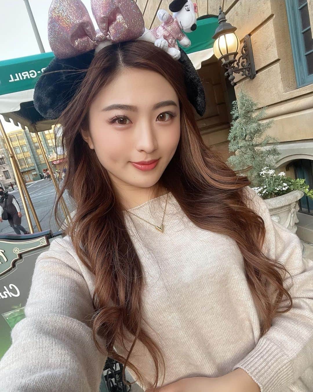 MIYABIのインスタグラム：「こんにちは🌞  今日もhappyに生きよう〜💜💜💜  今夜は大阪なのでユニバpic📸」
