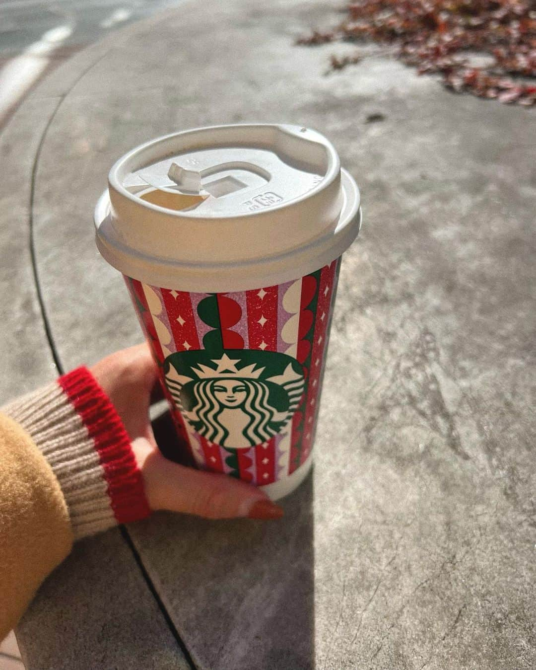 Ayaさんのインスタグラム写真 - (AyaInstagram)「❤️ ジンジャーブレッドラテ☕️ 生姜苦手やけどこれはいけたっ！笑 身体あったまるね☺️❤️ #スタバ#ジンジャーブレッドラテ#美味しい#癖になる」11月26日 15時52分 - aya__fit