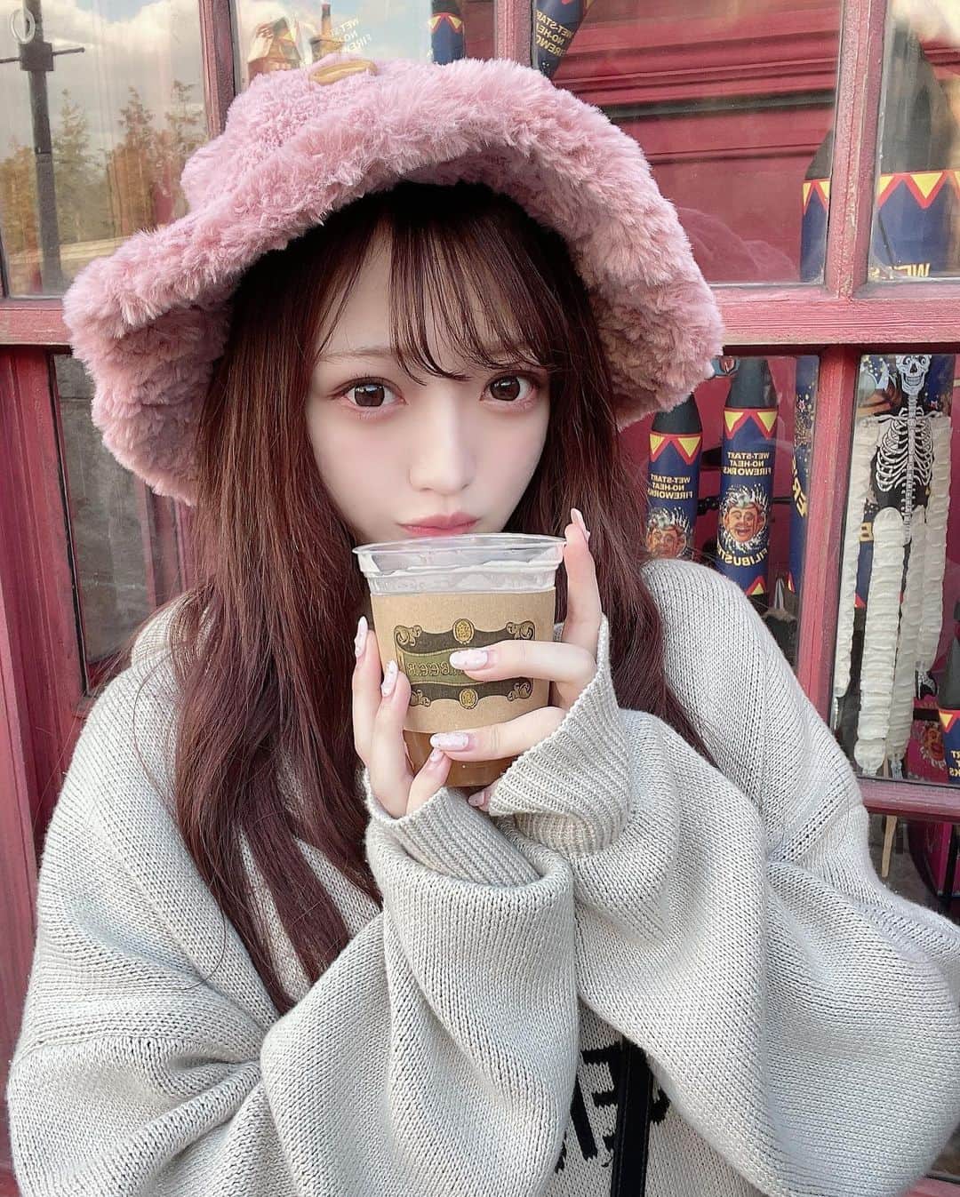 小林莉奈さんのインスタグラム写真 - (小林莉奈Instagram)「ホットにしたら熱すぎてヒゲできなかった」11月26日 19時50分 - rina_yoruami