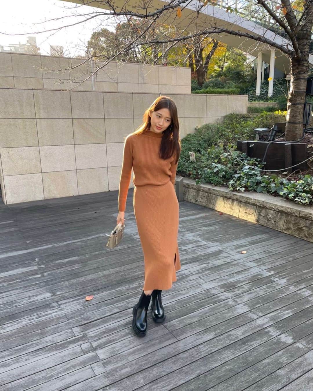 大野いとのインスタグラム：「秋ぽいニット来てお出かけしたとき🧶🧶 ふく#auralee」