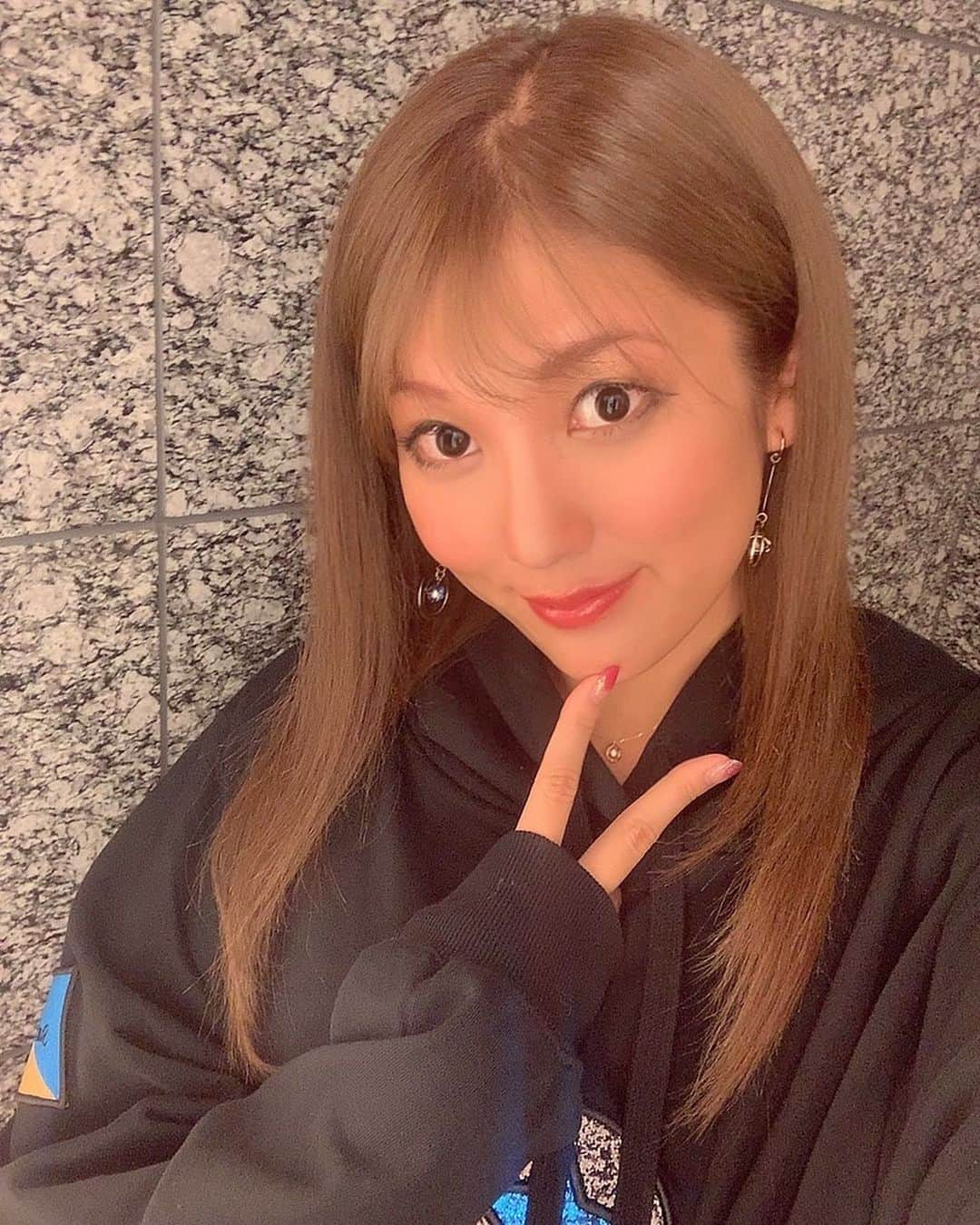 神谷麻美さんのインスタグラム写真 - (神谷麻美Instagram)「#ロアナ で #ツヤ髪 サラサラ～💇‍♀️💗🎶 になったよ〜🥰💖💘🦙💖💘✨  岡野さん💖いつも綺麗にしてくれてありがとうございます🥰💖🌟️💖✨」11月26日 20時12分 - asamice428