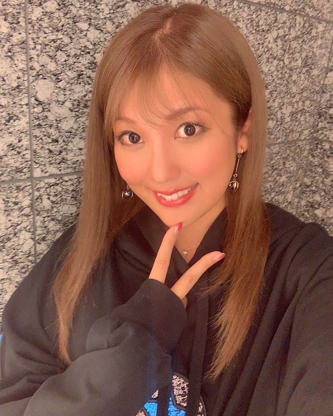 神谷麻美さんのインスタグラム写真 - (神谷麻美Instagram)「#ロアナ で #ツヤ髪 サラサラ～💇‍♀️💗🎶 になったよ〜🥰💖💘🦙💖💘✨  岡野さん💖いつも綺麗にしてくれてありがとうございます🥰💖🌟️💖✨」11月26日 20時12分 - asamice428