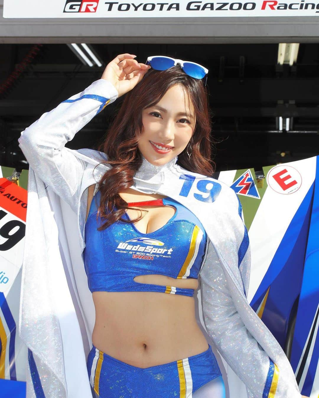 霧島聖子さんのインスタグラム写真 - (霧島聖子Instagram)「明日からはSUPER GT Rd.8 最終戦富士です🗻 いらっしゃるみなさん、防寒対策していただいて 2日間盛り上がりましょう٩(๑•̀ω•́๑)۶ 今回ピットビューイングやスポンサーステージがあるので みなさんに会えるのが楽しみです✨ ブログに土日それぞれのタイムスケジュールや WedsSport BANDOHブースの物販の 情報も記載しているのでぜひ最後まで 読んでいただけたら嬉しいです‼️  ▶️ https://ameblo.jp/seikokirishima/entry-12712422035.html  今シーズンラストを チームのみなさんとファンの方々の笑顔で 締めくくれますように！！🏅 TGR TEAM WedsSport BANDOH 19号車へのアツい応援をお願い致します❤️‍🔥  レース期間こちらのアカウントでも 現地からの情報が更新されますので ぜひフォローして下さいね✨ ▼▼▼▼▼▼▼▼ @wedssport @bandoh_19  #SUPERGT #SGT #wedssportracinggals  #Weds #wedssport #racequeen #RQ #レースクイーン #costume #コスチューム #サーキット #レース #sexy #19号車 #tgrteamwedssportbandoh #最終戦 #富士スピードウェイ #racingprojectbandoh #決勝 #ブログ更新しました #ブログ #blog #お知らせ #アメブロ」11月26日 22時51分 - seiko_kirishima