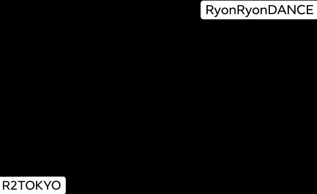 RYONRYON.のインスタグラム：「仕事のMTG終わり 連絡が、、、  ってことで 私服で自主練❗️  股関節が痛みある中 また踊るという、 強行練習。  教え子と踊る うれしいです！」