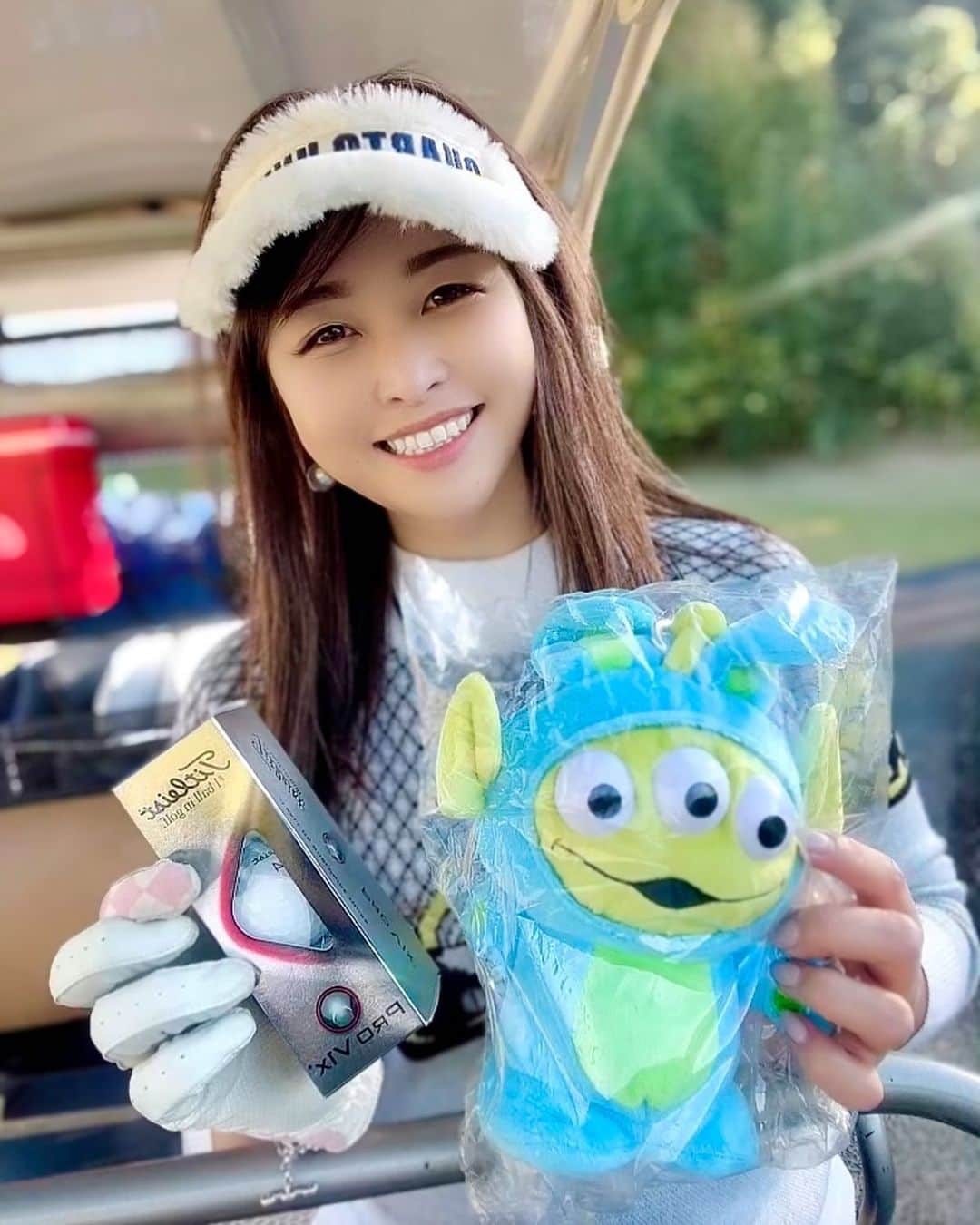 mikaのインスタグラム：「♥︎︎∗︎*ﾟ @chibaginza.cc のコンペに初参加⛳️ ． ． フェアウェイチャレンジと ニアピンチャレンジのイベントホールが あって挑戦したらどっちも成功🙌✨ ． ． いつもだったら絶対失敗するから フェアウェイチャレンジはドライバー持たずに UTで置きにいって見事成功😎w ドキドキしたぁー💦 ． ． ． ． #ゴルフコンペ #千葉銀座カントリークラブ #ゴルフ #golf#ゴルフ女子 #golfgirl #골프여자 #女子ゴルフ #golstagram # #golflove #ゴルフ好き #ゴルフ最高 #ゴルフ上手くなりたい #みかゴルフ #mikagolf #高尔夫 #골프　#golfgirl #골프여자 #ゴルフウエア #ゴルフコーデ #インスタゴルフ女子 #ゴルフ男子 #ゴルフ好きな人と繋がりたい #ゴルフ女子と繋がりたい」