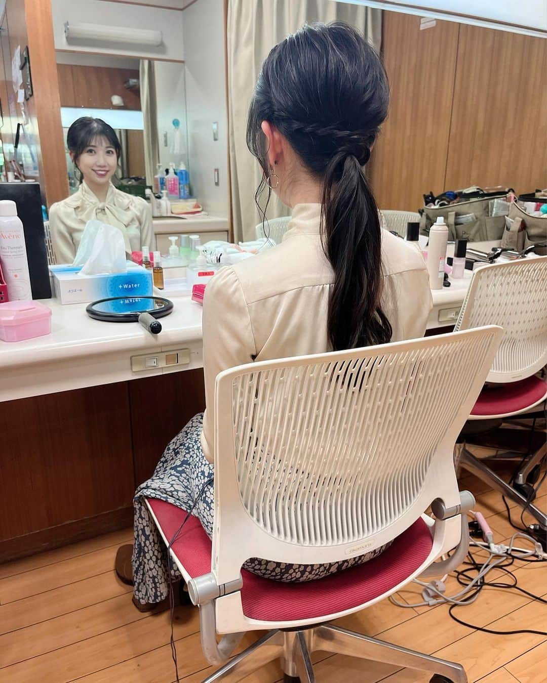 黒田菜月さんのインスタグラム写真 - (黒田菜月Instagram)「ぱんつくった人たち🥐 #TBSニュース #衣装 #ヘアメイク #女子アナ #アナウンサー #女子アナヘア #女子アナメイク #女子アナコーデ #私服 👚 @m_premier_jp  👗  @fray_id  . #TBSニュースキャスター  #クッキング部 #パン作り #あざとい #バチェラー #パン作り初心者  #シチューブレッド  #思ったよりふわふわ #おいしくできました😋  #ちばまゆ #はぴば🎂」11月27日 12時52分 - nyaaatsuki_krd