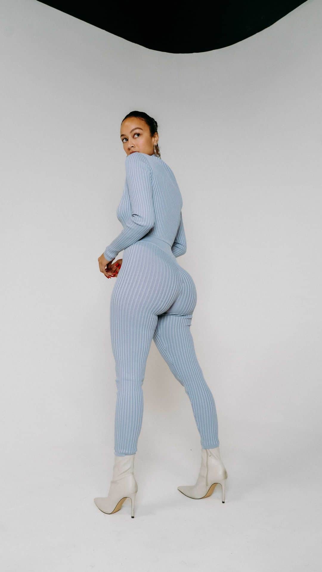 Draya Micheleのインスタグラム：「It’s @FashionNova ‘s BIGGEST SALE EVER... happening RN❗DON’T MISS 50% - 80% off EVERYTHING on the site! Follow @FashionNova and DON’T MISS OUT 👉www.FashionNova.com」