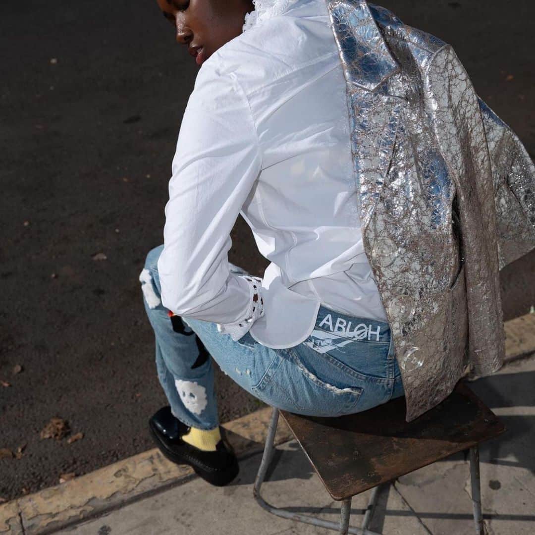 ヴァージル・アブローさんのインスタグラム写真 - (ヴァージル・アブローInstagram)「Black Friday release of the jeans i did in conversation with @tremaineemory ~ ABLOH TEARS™ available on @denimtears dot com and @canary____yellow [Art Store]」11月27日 4時58分 - virgilabloh