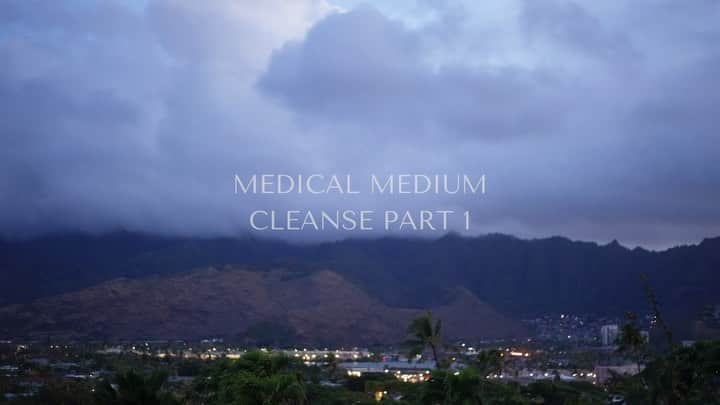 長谷川潤のインスタグラム：「YouTube🌿  I'm so excited to share with you my 9-day Medical Medium cleanse journey, specifically known as the "3:6:9 Original Cleanse".   The first part of the 3-part episode will be highlighting the first 3 days of the cleanse, also known as  "THE 3."   I hope you enjoy it🤗  今回のYoutubeでは、メディカル メディアム クレンズに挑戦した9日間を、3回シリーズのVLOGでお届けします。  1つ目のエピソードは「THE ３」と言う最初の三日間になります。  今回の体験をきちんと表現をするために全編英語になっています。 日本語字幕もつけているので、設定で字幕を日本語オンにしてくださいね！  @medicalmedium #medicalmedium #369cleanse」