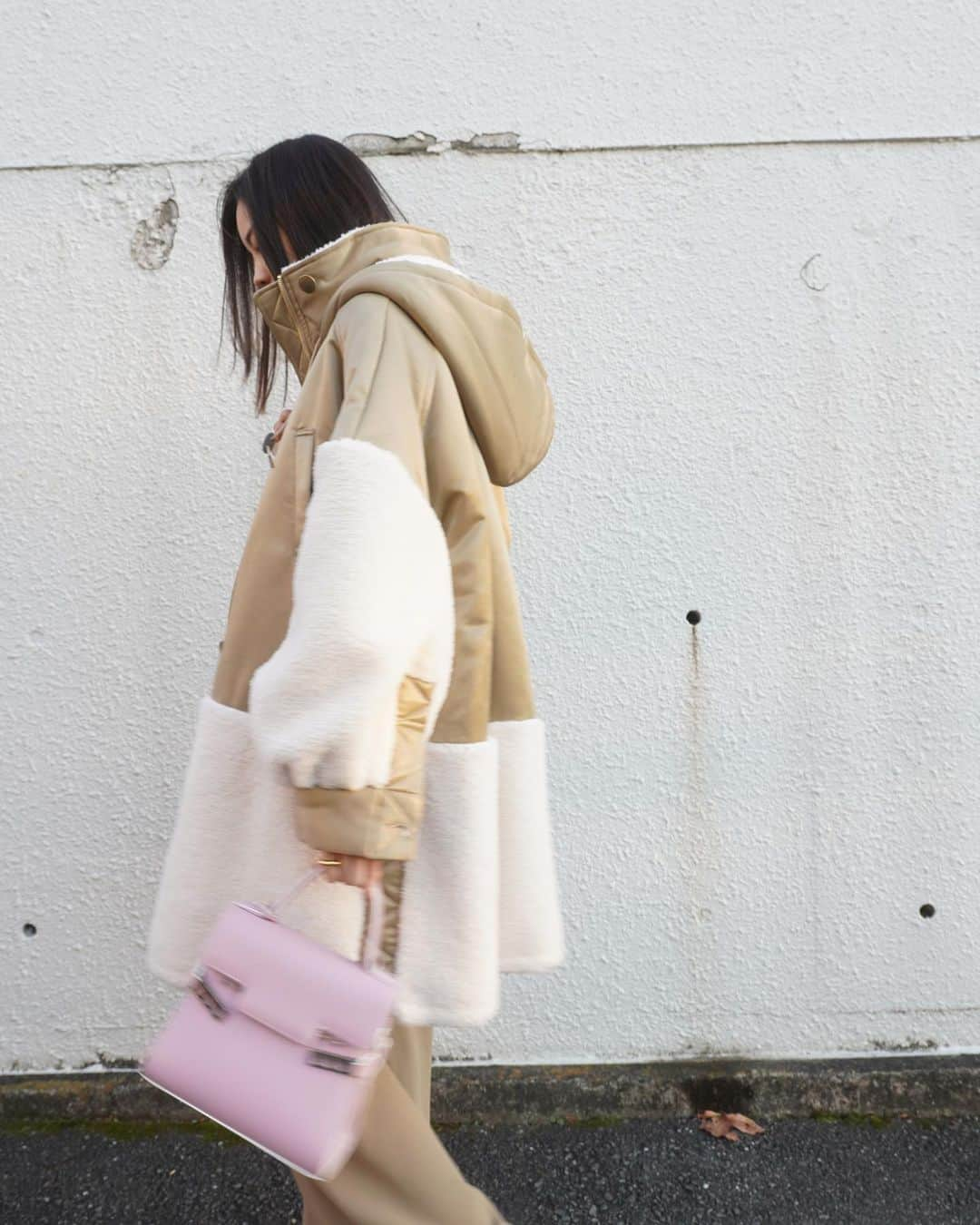 矢野未希子さんのインスタグラム写真 - (矢野未希子Instagram)「こんにちは。 今日の私服 今からまた家探し🏠🐈‍⬛  女っぽミリタリーボアコート❤︎ こんな綺麗めなパンツとも合うところが 大好きなところ。  そして、 ご購入してくださった方々 本当にありがとうございます。 商品届くの待っててくださいね❤︎ 皆さんの感想も楽しみにしています✨」11月27日 11時27分 - mikko1104