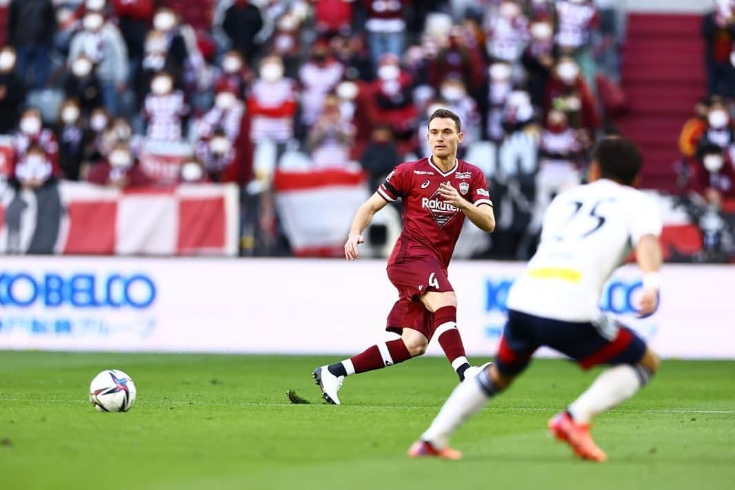 トーマス・フェルメーレンさんのインスタグラム写真 - (トーマス・フェルメーレンInstagram)「Secured the 3rd place in the J league in our last home game of the season. Thank you for your support today and throughout the whole year.   皆さん、応援ありがとうございました！」11月27日 20時56分 - thomasvermaelen