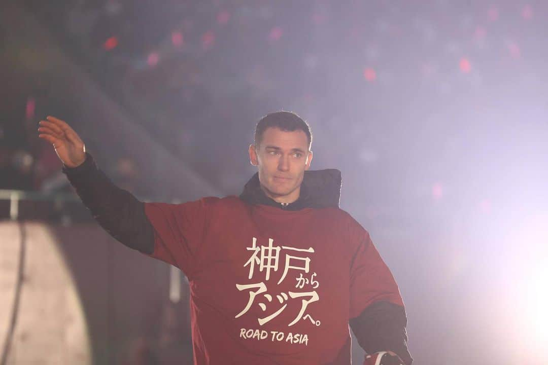 トーマス・フェルメーレンのインスタグラム：「Secured the 3rd place in the J league in our last home game of the season. Thank you for your support today and throughout the whole year.   皆さん、応援ありがとうございました！」