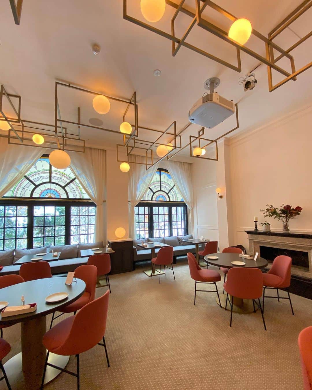 依田奈波のグルメインスタ