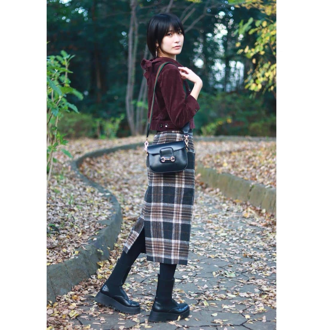 来栖うさこさんのインスタグラム写真 - (来栖うさこInstagram)「🍁  秋服(*´꒳`*)  #来栖うさこ  #齧り付きたいお尻 #愛媛県産グラドル #グラドル #グラビア #ショートカット女子 #お尻 #model #cosplayer #秋服 #GUCCI #zara」11月27日 21時58分 - kurusu_usako