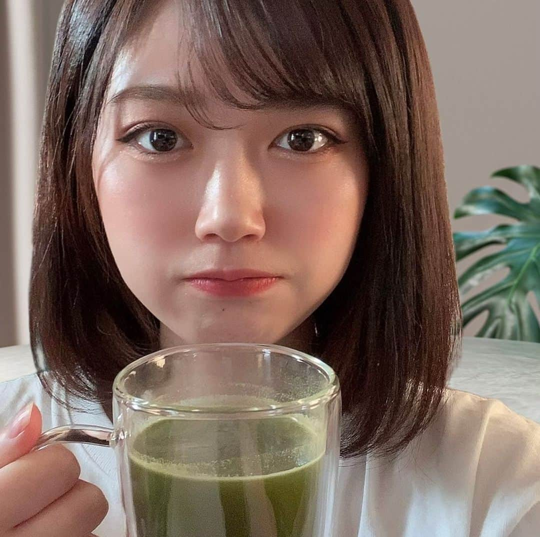 藤堂なえみのインスタグラム：「腸ケア✨🌱  ヨーグルト食べる＝腸ケア 食物繊維摂る＝腸ケア 💩出てるから腸は健康 みたいになってる人は残念かも😇  #正しい腸ケア #正しいインナーケア #美知識上げて美意識上げろ  #美意識だけあげても意味ないよ #ニキビケア #ダイエット #健康  #美容 #美容家 #飲んでるのは青汁ではありません」