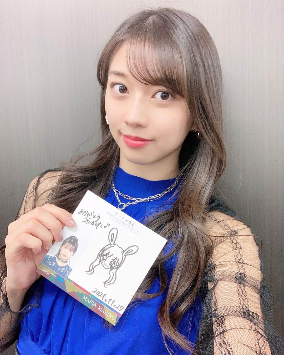 牧野真莉愛さんのインスタグラム写真 - (牧野真莉愛Instagram)「♡ ♡ モーニング娘｡'21 70thシングル 『Teenage Solution/よしよししてほしいの/ビートの惑星』 発売記念＜チェキ・サイン・トーク会＞ 2021.11.27(土)@ベルサール新宿グランド 🎀 とってもありがとうございました💕💕💕 ♡ ♡  #モーニング娘21 #morningmusume21 #牧野真莉愛」11月27日 22時15分 - maria_makino.official