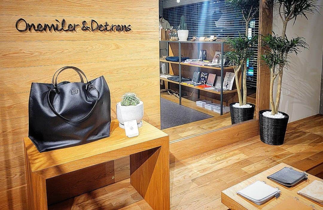 campusのインスタグラム：「Onemiler & Detrans 〒160-0022 東京都新宿区新宿2-1-11 御苑スカイビル3階」