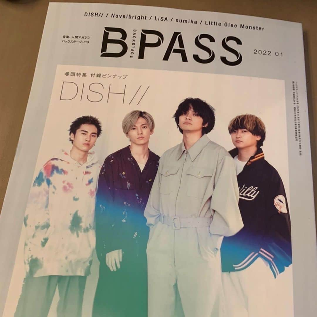 LiSAさんのインスタグラム写真 - (LiSAInstagram)「【雑誌】本日11/27（土）発売の雑誌「B-PASS 2022年1月号」にLiSAの撮りおろし&インタビュー記事を掲載いただいてます。是非チェックしてください！  https://www.shinko-music.co.jp/item/pid2175572201/  #LiSA #明け星 #白銀 #BPASS  #りさふく #くばちゃまコーデ」11月27日 15時48分 - xlisa_olivex