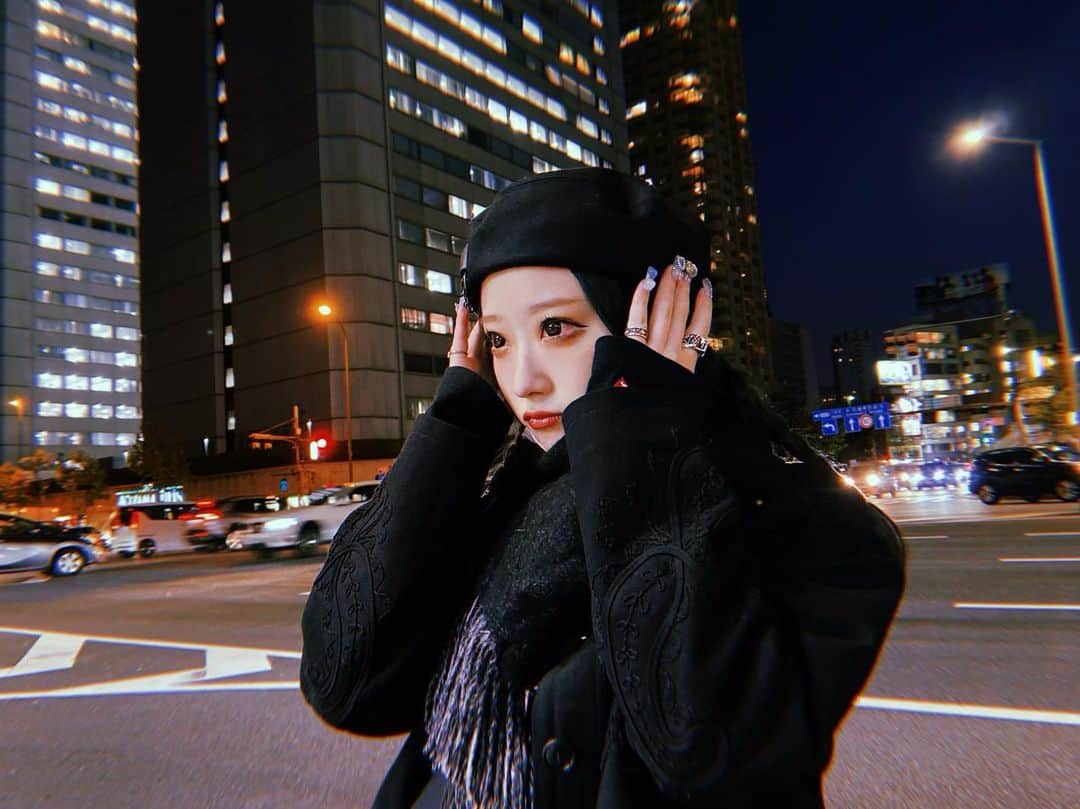 おもてちゃんのインスタグラム：「🚕🌃🐯💦今月ももう終わるわねgogo;)」