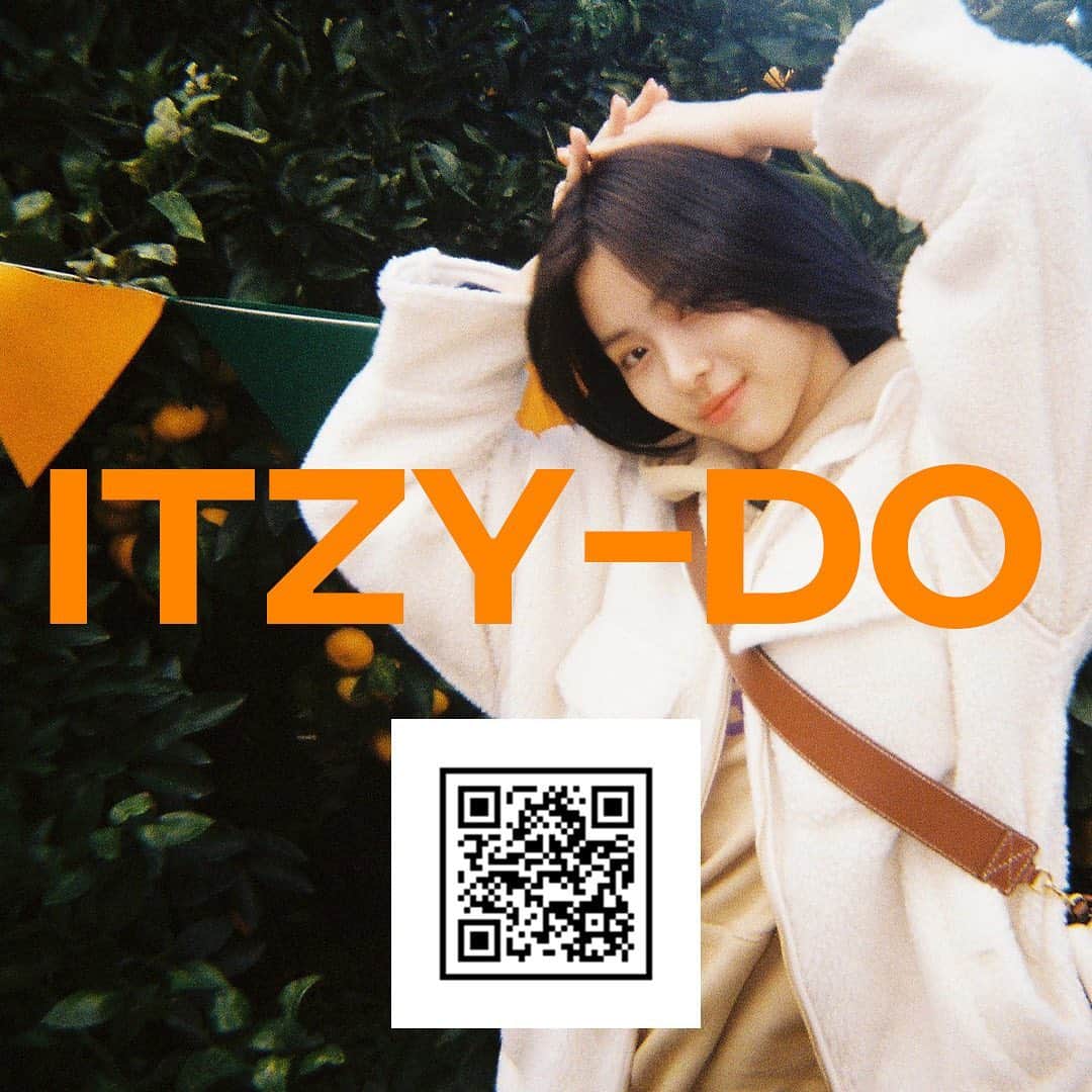 ITZYさんのインスタグラム写真 - (ITZYInstagram)「🍊 RYUJIN's VLOG in JEJU ITZY-DO 🍊   📍Scan ITZY-DO QR code right now! Find RYUJIN's favorite place in JEJU🌊」11月27日 19時00分 - itzy.all.in.us