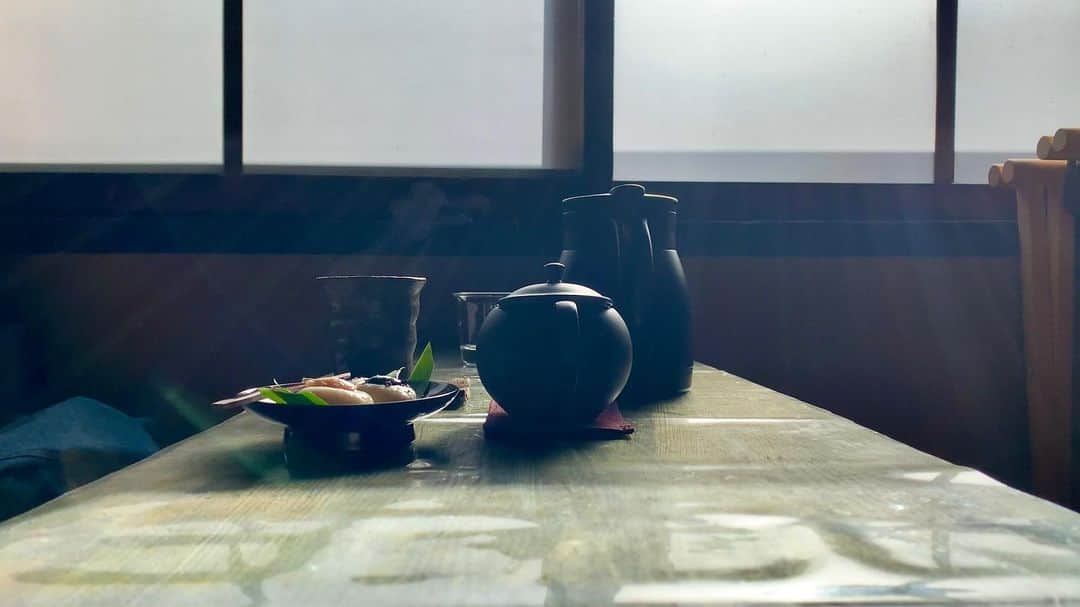 Taeko Mitamura - 三田村妙子のインスタグラム：「ほうじ茶 @kyoto_aotake   印象深かった京都を投稿していきます。  #aotake #京都カフェ #長期滞在 #hotelstay #京都 #taekotrip」