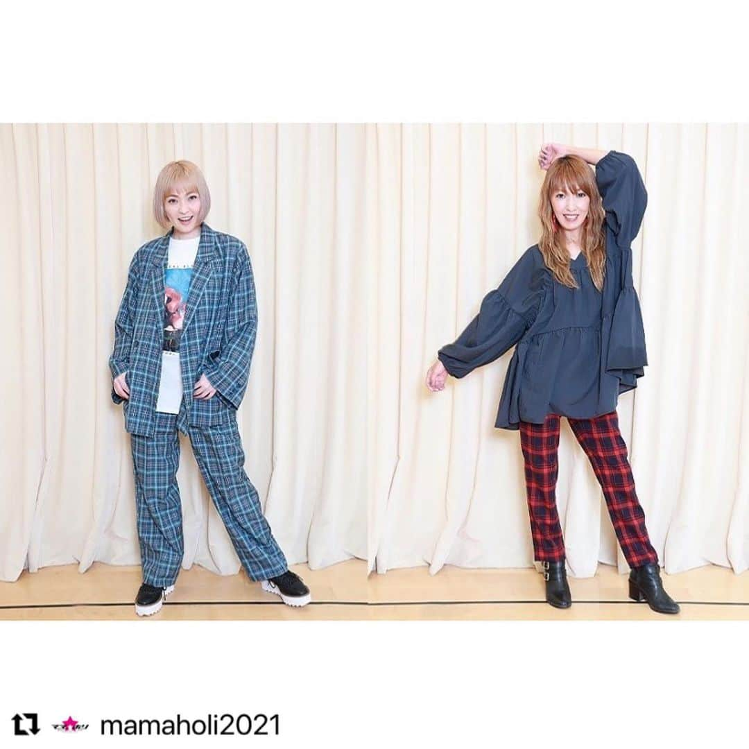 Minaさんのインスタグラム写真 - (MinaInstagram)「#Repost @mamaholi2021 with @make_repost ・・・ 『ママホリ2021 ～Genking Live』出演アーティストの取材記事をENCOUNTにて掲載中‼️📝  Instagramでは取材内容を少しだけ公開🕺🏻  第五弾は、MAXのMINAとREINAが語る母親との両立。 子どもの言葉に奮起「どうやったらこういうお仕事ができるの？」(ENCOUNT)  「私たちも良い年齢になって昔と変わらないって言われることはうれしいけれど、変わらないようにするってしんどいよねって言いながらダンスも歌も頑張っています」……デビューから26年目を迎えたボーカルダンスグループMAX。彼女たちが当時出演していた人気バラエティー番組「THE夜もヒッパレ」（日本テレビ系）で歌って踊る4人の姿を思い出すファンも少なくはないだろう。現在メンバーのうち3人が母親となり、MINAの子どもたちはデビュー当時の彼女の年齢を超え、REINAは子どもたちと一緒に歌ったり踊ったりする。そんな2人がMAXとして、母親としての現在について語ってくれた。（インタビュー・文＝福嶋剛） . . . 続きは下記リンクよりをご覧ください▼ https://encount.press/archives/246667/  Twitterでも情報公開中▼▼😘 Twitterアカウント👉@mamaholi2021   #MAX #MINA #REINA #中村あゆみ #NOKKO #hitomi #相川七瀬 #土屋アンナ #つるの剛士 #ママホリ #ママ #genkinglive #元気 #ライブ #音楽祭 #イベント #フェス #ステイホーム #家族 #コロナに負けるな #live #fes #music #family #holiday #home」11月27日 20時00分 - mina_1977